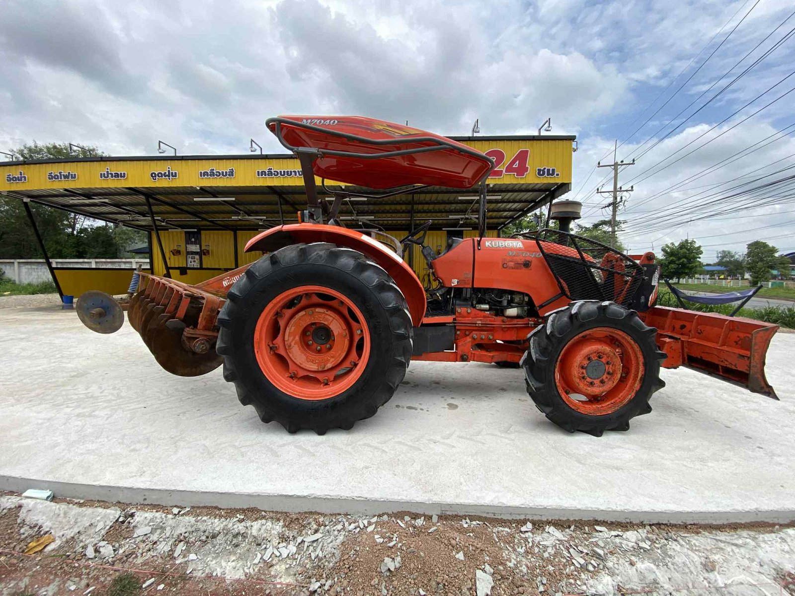 🔥 Kubota M7040 รถบ้านแท้! พร้อมเล่ม+ชุดโอนครบ 🔥 Kubota M7040 รถบ้านแท้! พร้อมเล่ม+ชุดโอนครบ