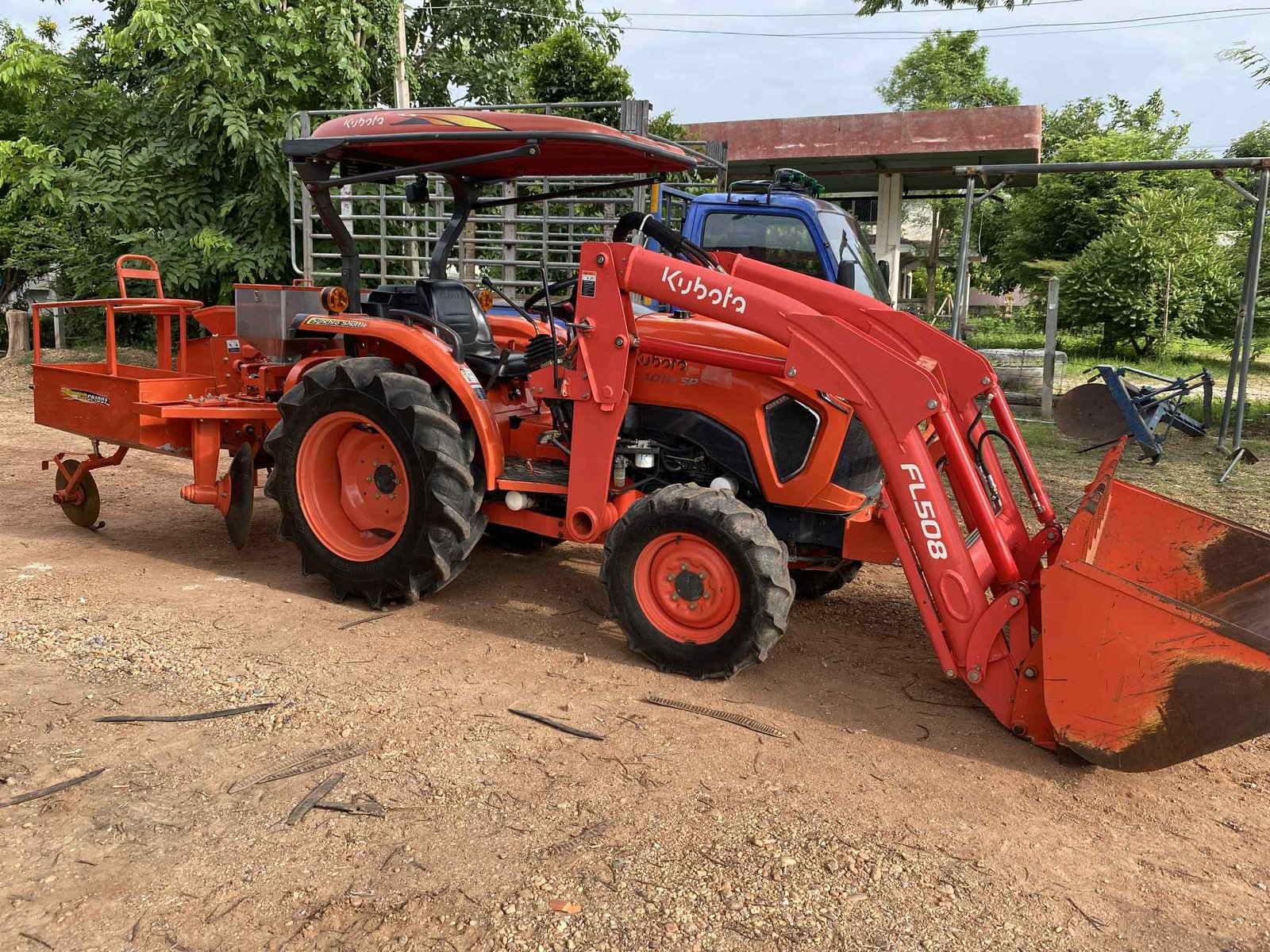 🔥 ขาย KUBOTA L4018SP ปี 64 พร้อมชุดตัก FL508 + เครื่องปลูกมัน เล่มครบโอนทันที