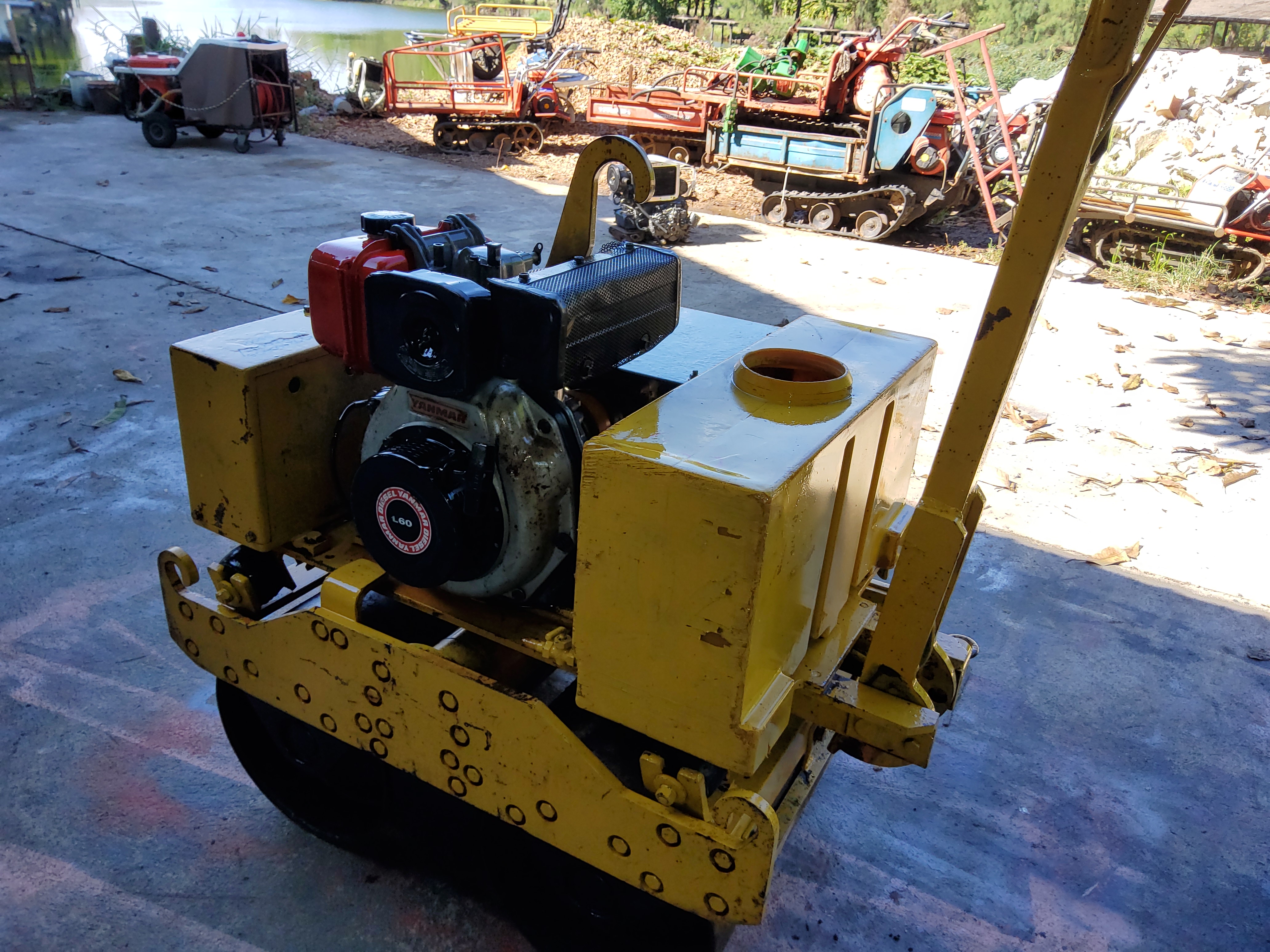 รถบดเดินตาม