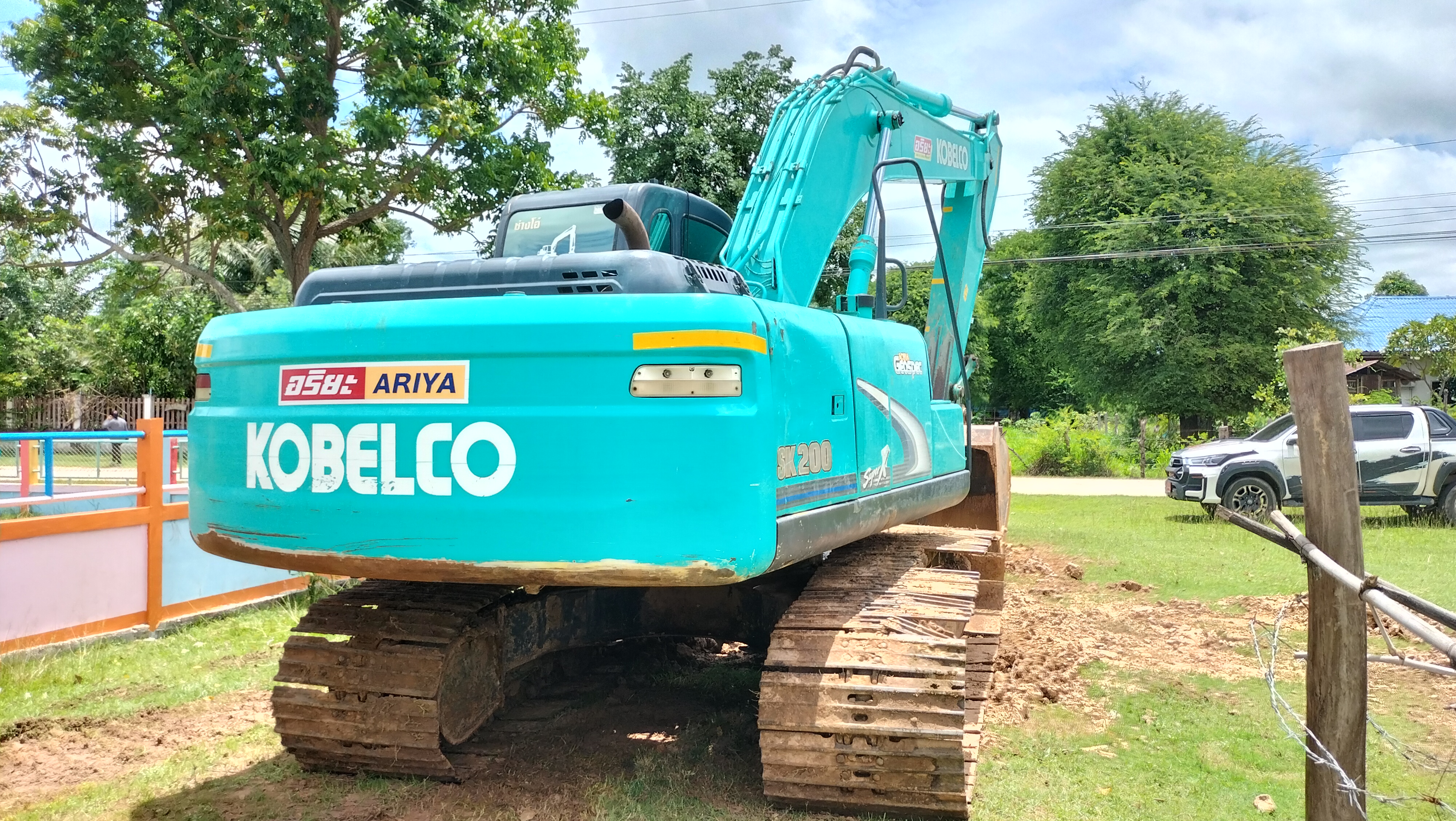 Vายราคา1,350,000บาท  KOBELCO  SK200 รุ่น8 YN12 เครื่องดี เอวแน่น รถสภาพสวยพร้อมใช้งาน