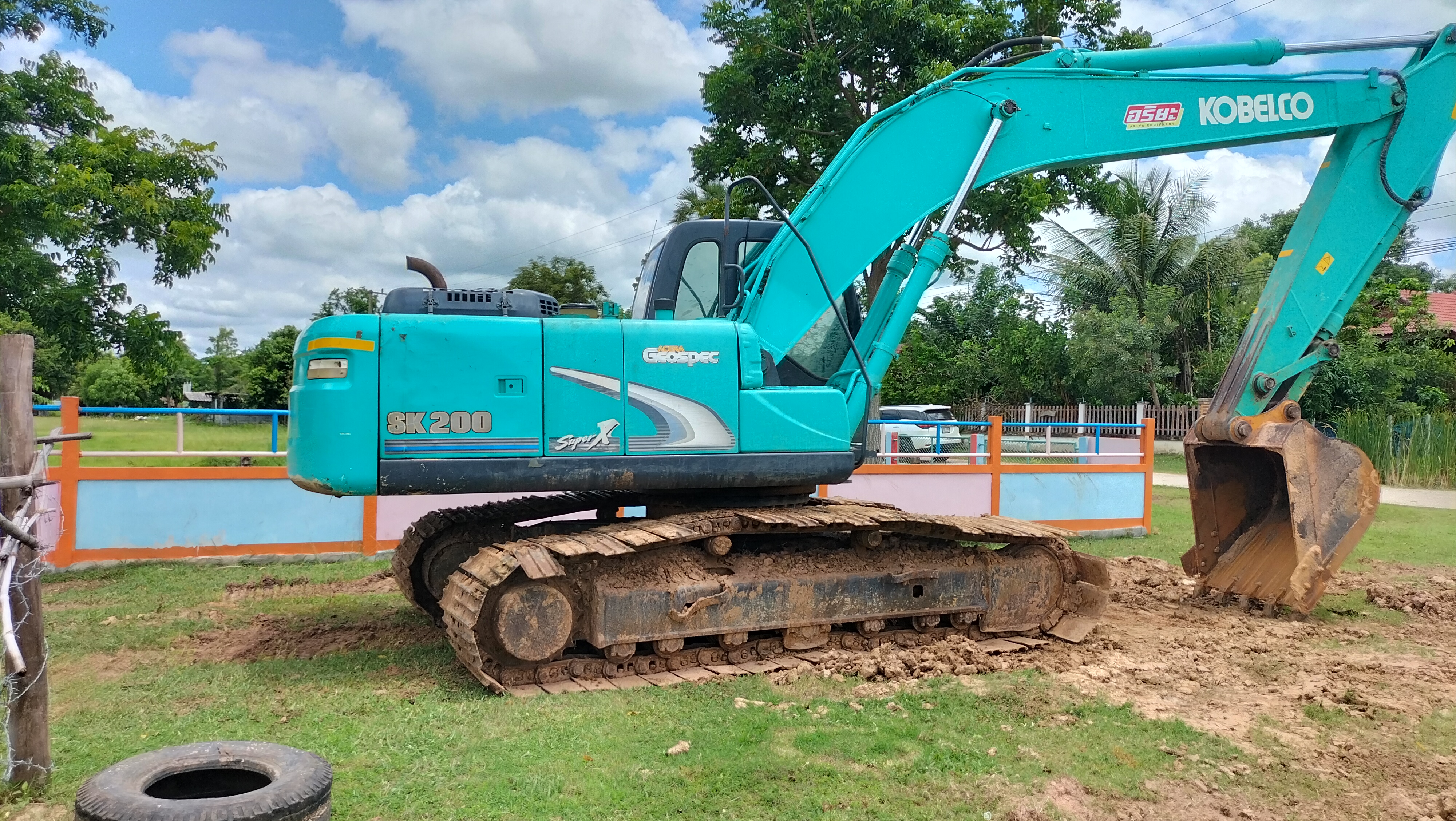 Vายราคา1,230,000บาท KOBELCO SK200 รุ่น8 YN12 เครื่องดี เอวแน่น รถสภาพสวยพร้อมใช้งาน ติดต่อสอบถาม 08 Vายราคา1,230,000บาท KOBELCO SK200 รุ่น8 YN12 เครื่องดี เอวแน่น รถสภาพสวยพร้อมใช้งาน ติดต่อสอบถาม 08