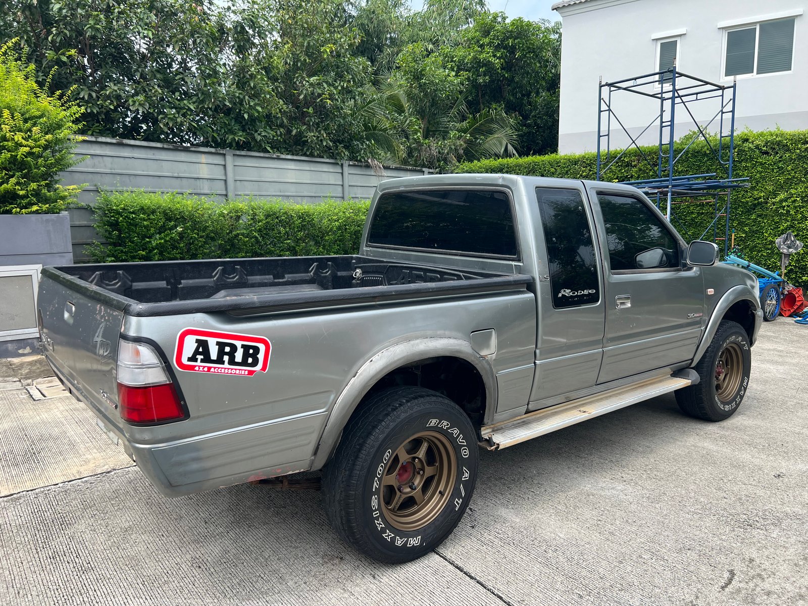 Isuzu 4x4 เครื่อง3000 เทอร์โบ Isuzu 4x4 เครื่อง3000 เทอร์โบ
