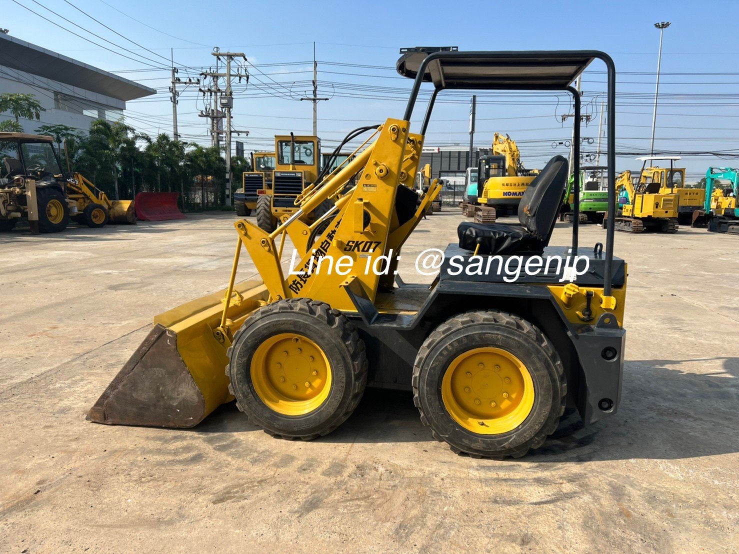 ขาย รถตักเล็ก SKID LOADER มือสองจากญี่ปุ่น 🇯🇵 KOMATSU SK07 รถไม่เคยใช้งานในไทย ☎ ครีม 065-88-444-0 ขาย รถตักเล็ก SKID LOADER มือสองจากญี่ปุ่น 🇯🇵 KOMATSU SK07 รถไม่เคยใช้งานในไทย ☎ ครีม 065-88-444-0
