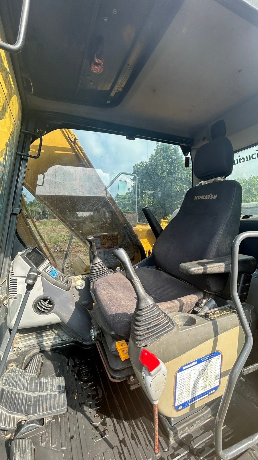 แมคโคร KOMATSU PC160LC-8 ปี 2012 พร้อมใช้งาน แมคโคร KOMATSU PC160LC-8 ปี 2012 พร้อมใช้งาน