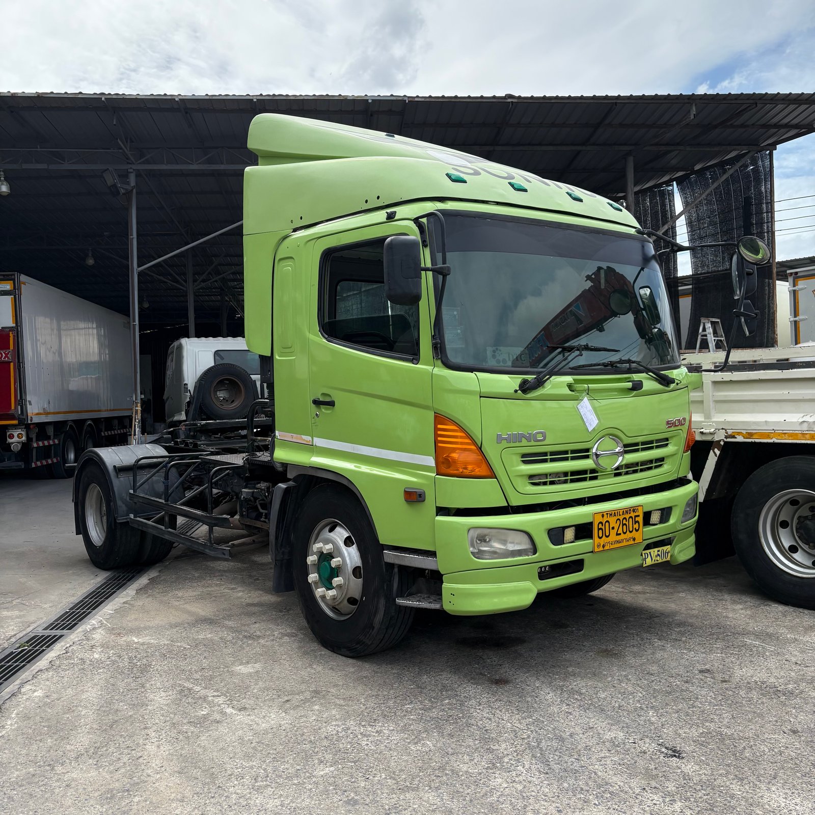 หัวลาก 6 ล้อ HINO FG8J 212 ปี 55 หัวลาก 6 ล้อ HINO FG8J 212 ปี 55