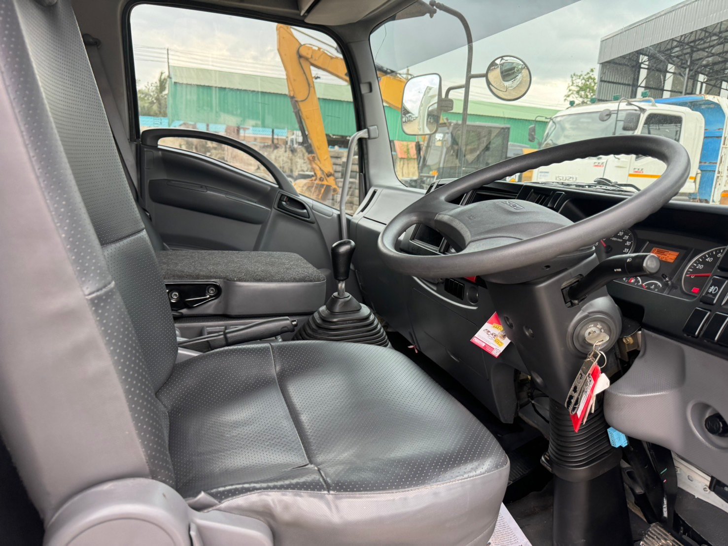 ISUZU FRR190 ปี62 ไมล์ 509,000km. #ตู้10บาน ยาว6.50ม.#LEK 874 ISUZU FRR190 ปี62 ไมล์ 509,000km. #ตู้10บาน ยาว6.50ม.#LEK 874