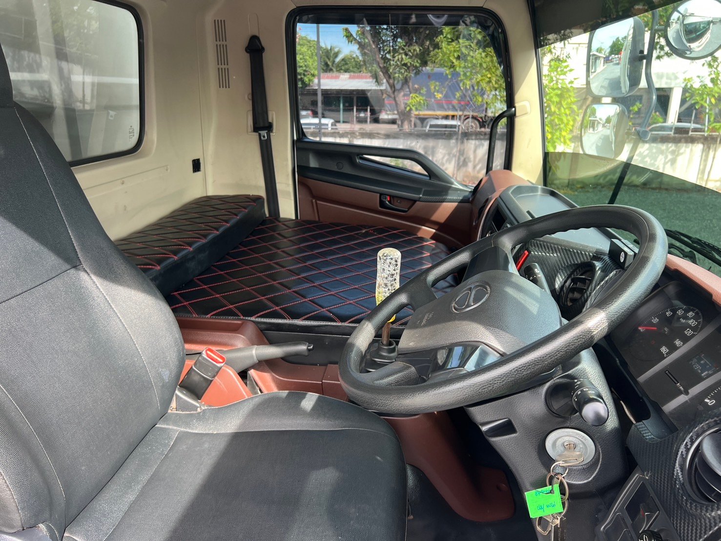 HINO FC9J 210HP ปี2564 ไมล์ 240,000 km. #กระบะดั้มเหล็กยาว 5.50 ม. #LEK855 HINO FC9J 210HP ปี2564 ไมล์ 240,000 km. #กระบะดั้มเหล็กยาว 5.50 ม. #LEK855