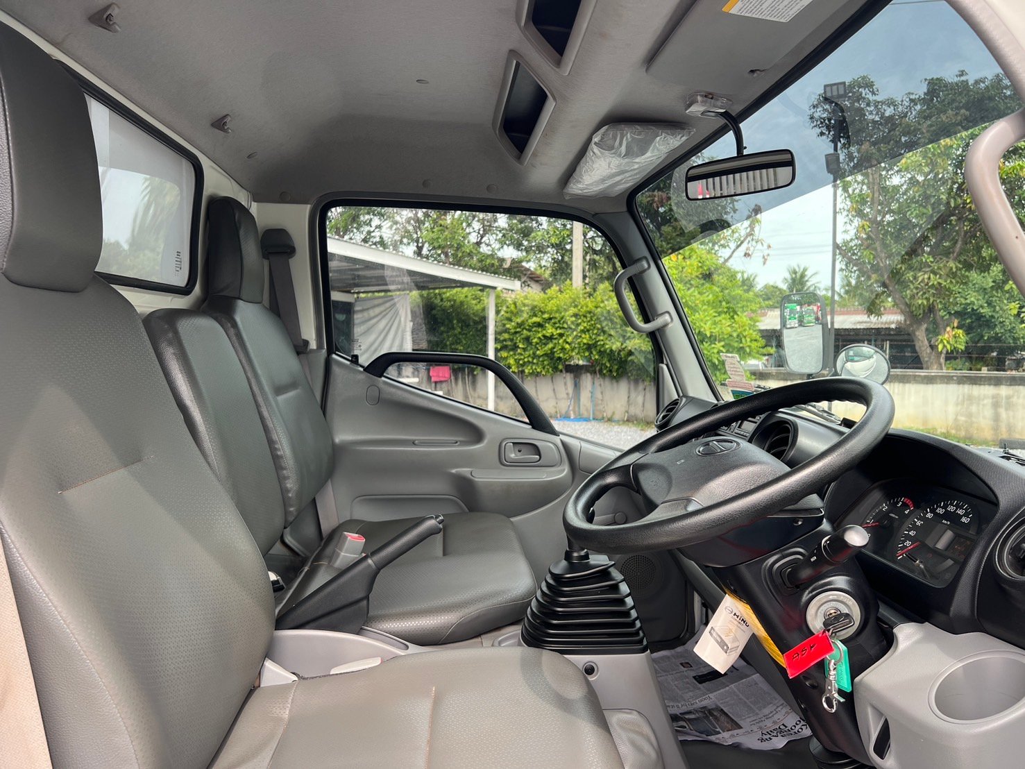 HINO XZU 150 HP ปี 65 ไมล์ 22,840 km.# 6 ล้อ กระบะเหล็กแผงเตี้ย ยาว 4.40 เมตร#LEK856