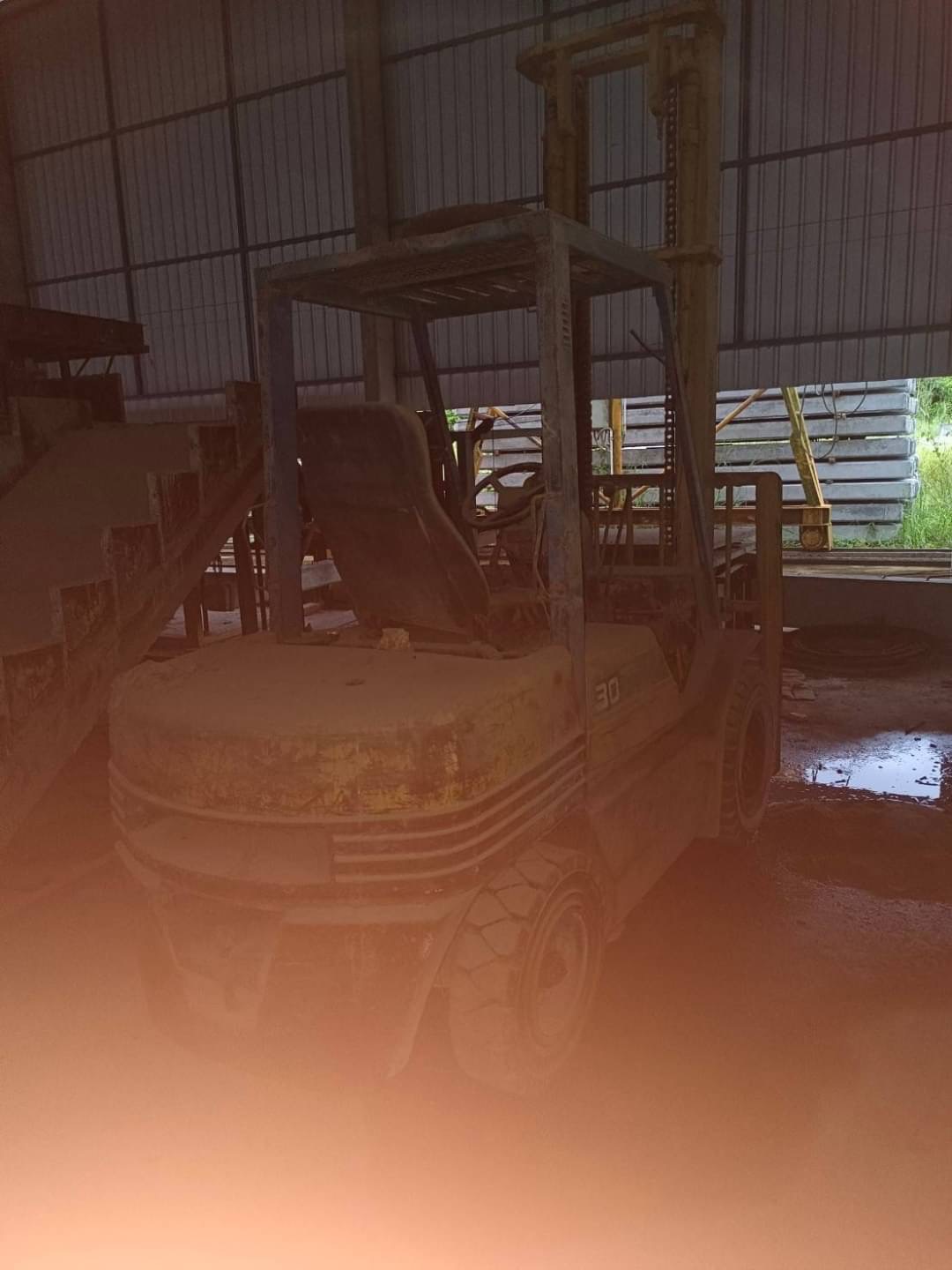 รถยกฟอร์คลิฟท์3ตัน...komatsu FD300T-11