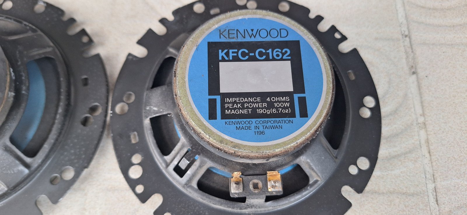 ดอกลำโพงติดรถยนต์ KENWOOD KFC-C162 แกนร่วมสองทาง ขนาด 6นิ้ว