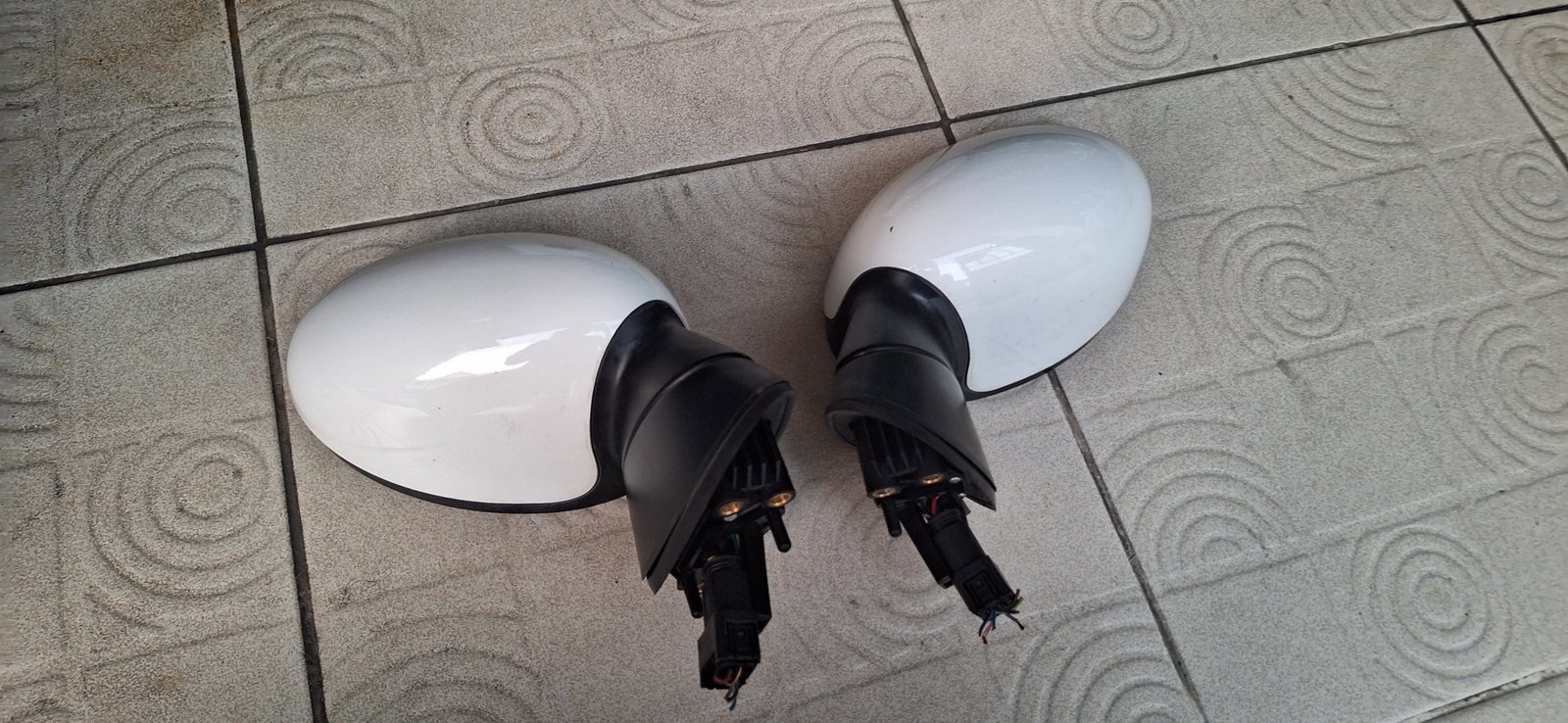 กระจกมองข้าง Mini Cooper R50 แท้ สีขาว กระจกมองข้าง Mini Cooper R50 แท้ สีขาว