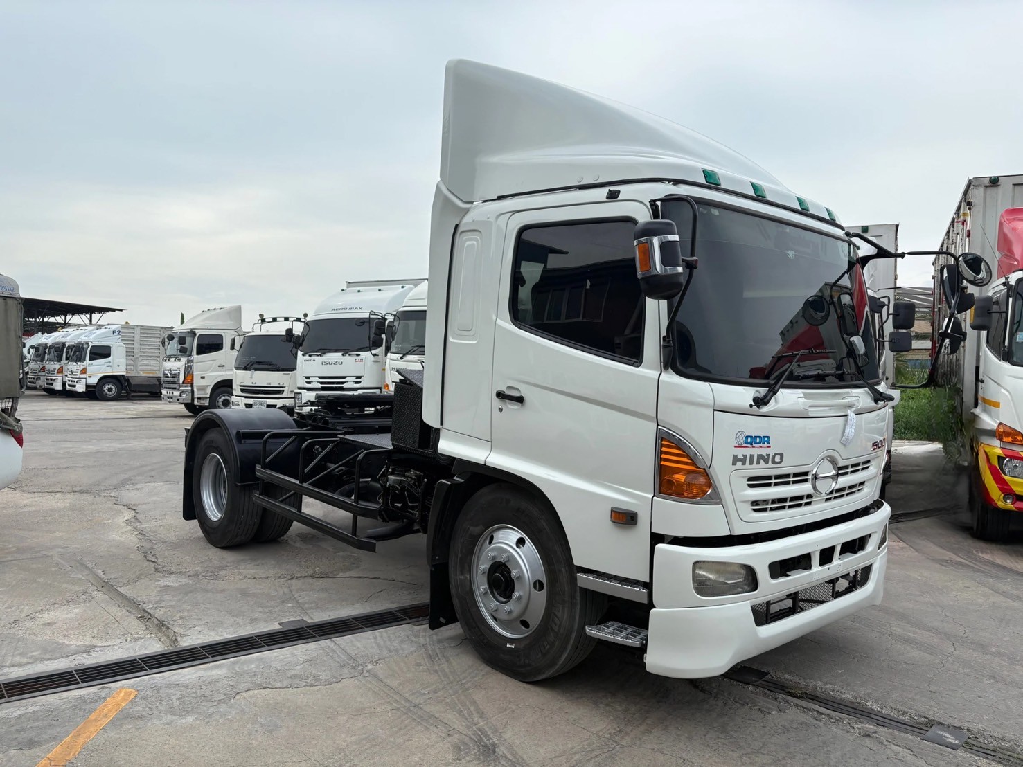 หัวลาก Hino 6 ล้อ FG8J 212 ปี 55 ราคา 650,000 บาท หัวลาก Hino 6 ล้อ FG8J 212 ปี 55 ราคา 650,000 บาท