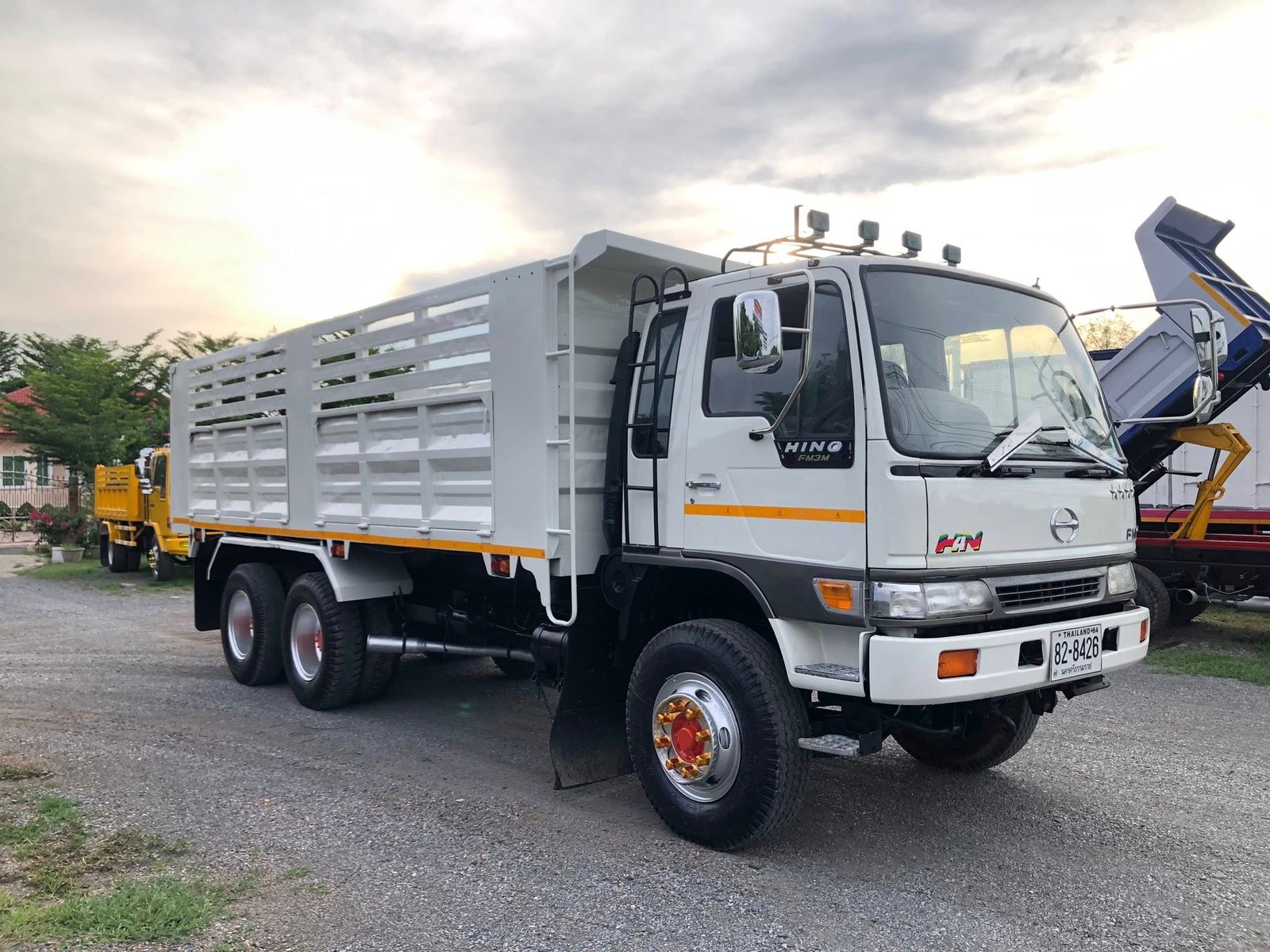 Hino 10ล้อ FM3M 240แรง (2เพลา)