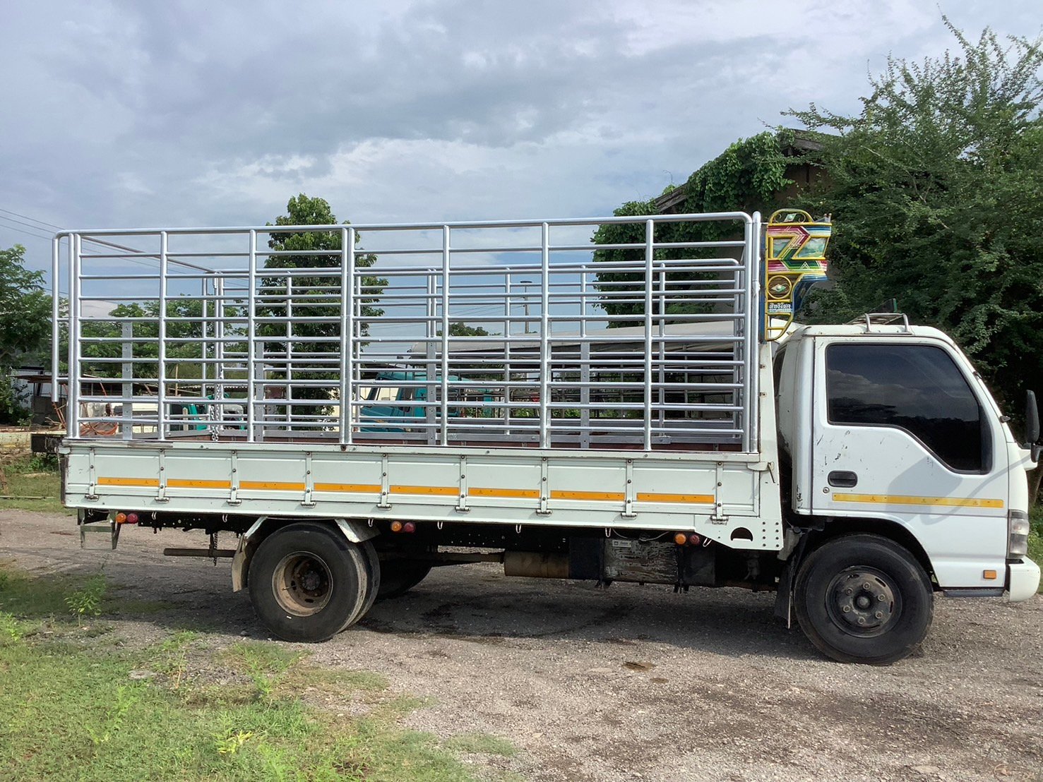 ISUZU NPR 130 แรง ยูโร2 ปี49 รถคอก ราคา 360,000 บาท ISUZU NPR 130 แรง ยูโร2 ปี49 รถคอก ราคา 360,000 บาท