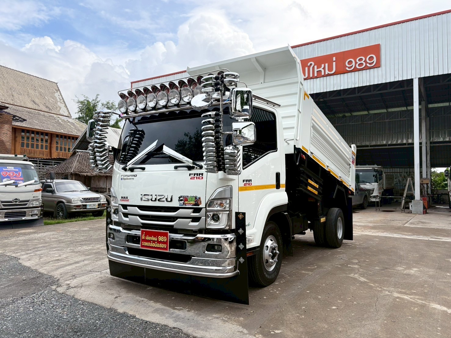 ISUZU FRR 210 MAX TORQUE (เฟืองช้า) ปี 66 ราคา 1,280,000 บาท ISUZU FRR 210 MAX TORQUE (เฟืองช้า) ปี 66 ราคา 1,280,000 บาท