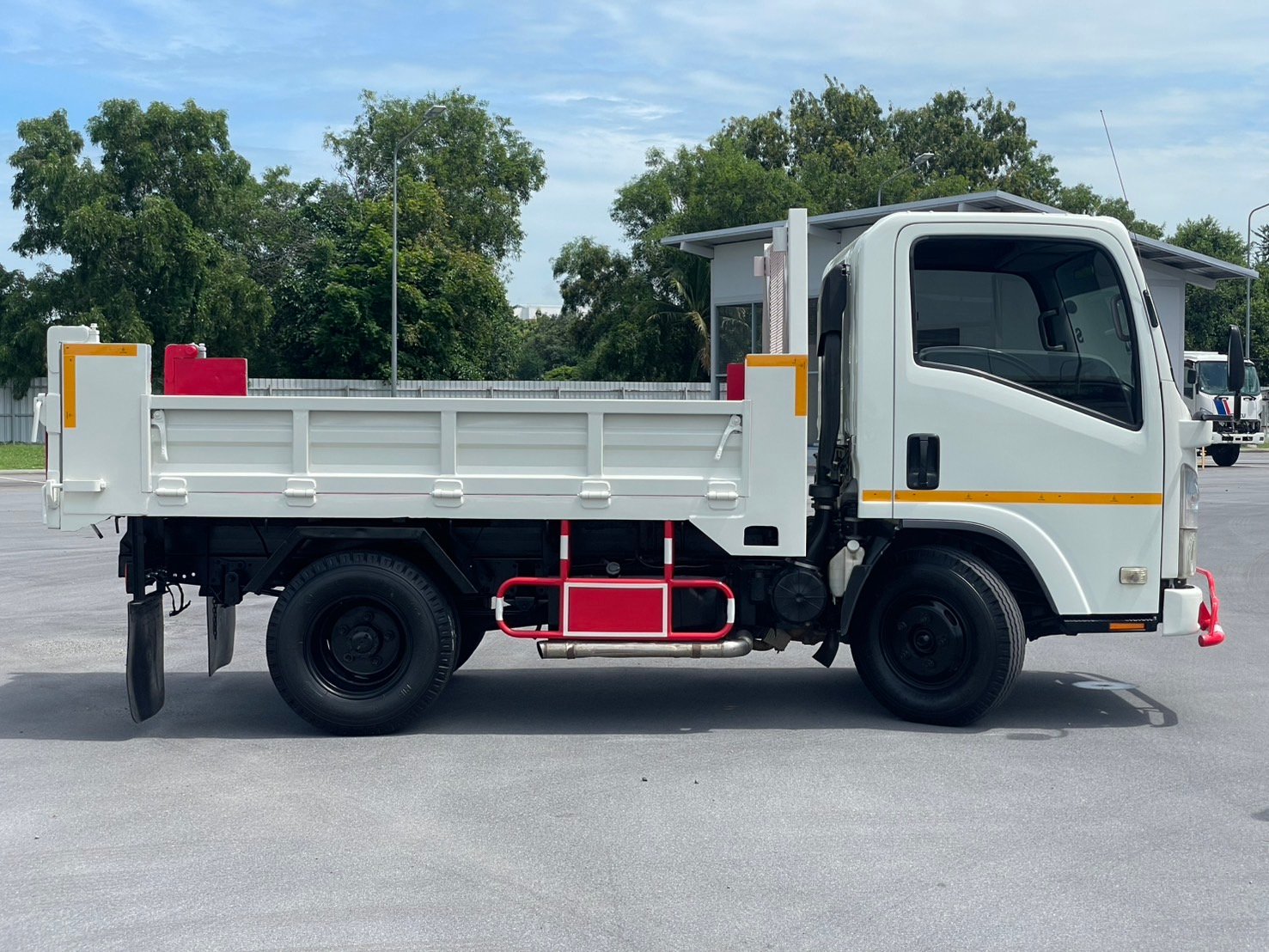 🚚 NMR130 มือสอง ต่อกระบะดั้ม รถปี 62 ราคาเบาๆ 670,000 บาท