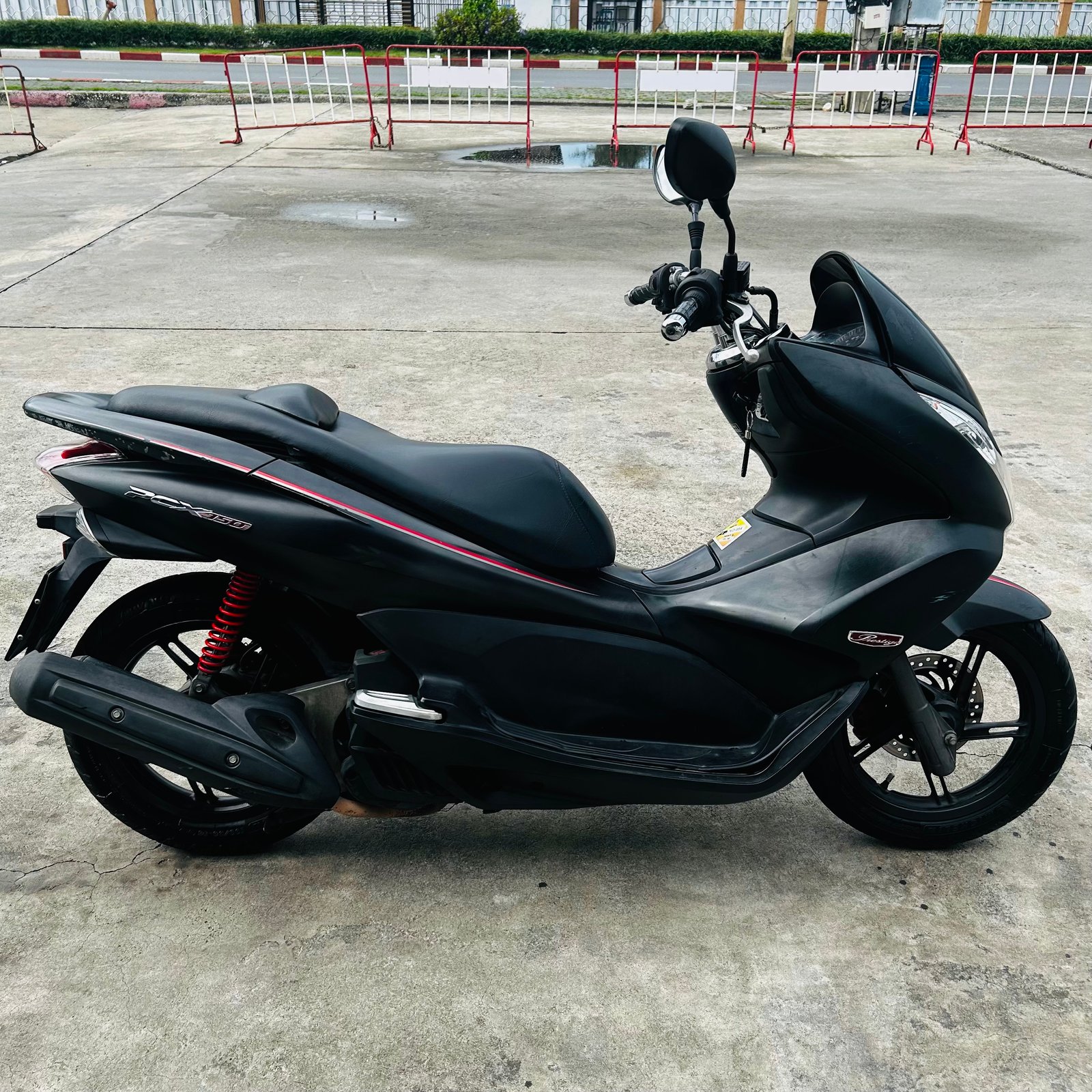 รถมอเตอร์ไซค์ pcx150cc ปี2013 สีดำ
