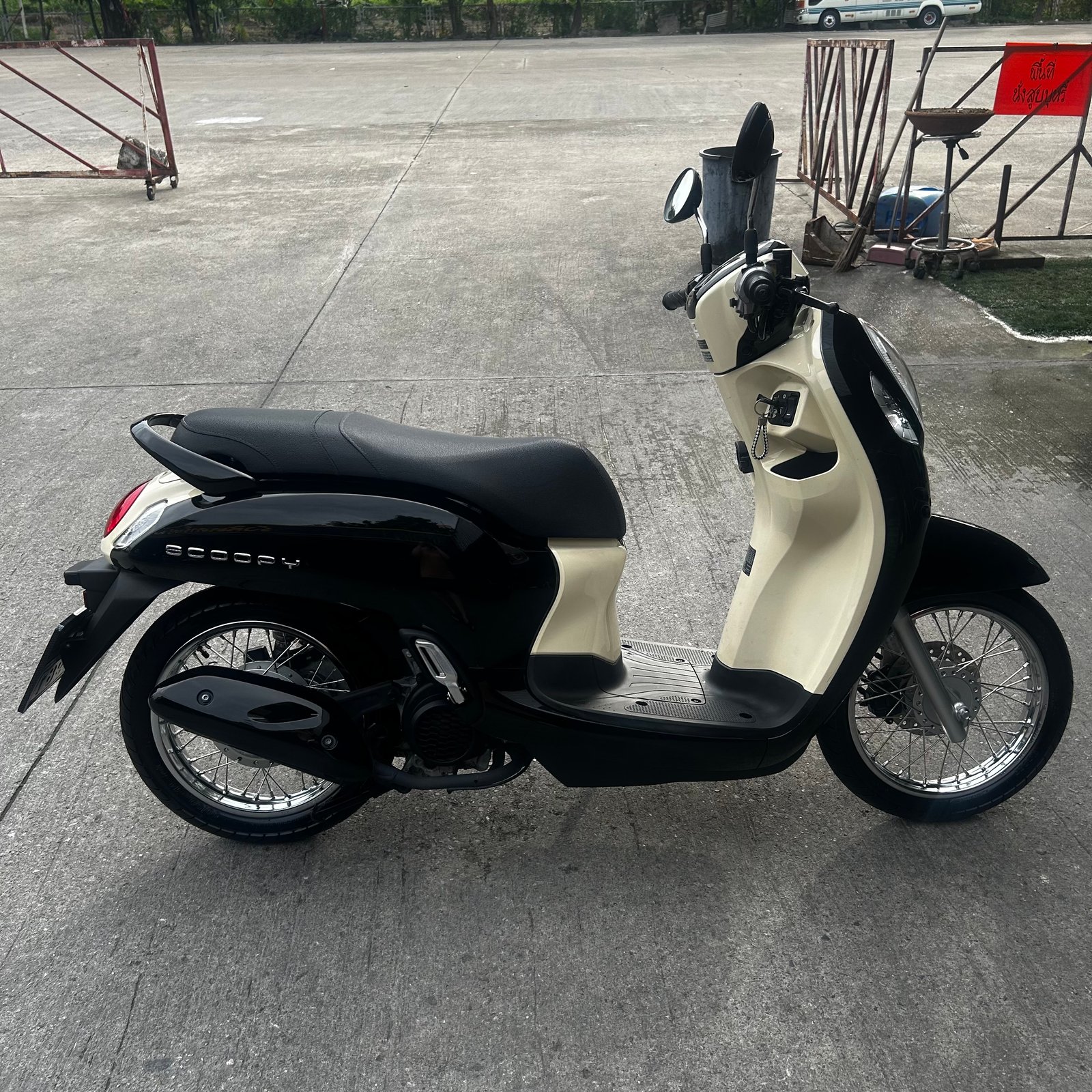 รถมอเตอร์ไซค์ Scoopy ปี2024 สีดำ
