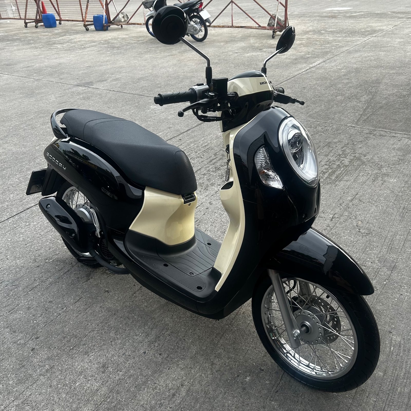 รถมอเตอร์ไซค์ Scoopy ปี2024 สีดำ