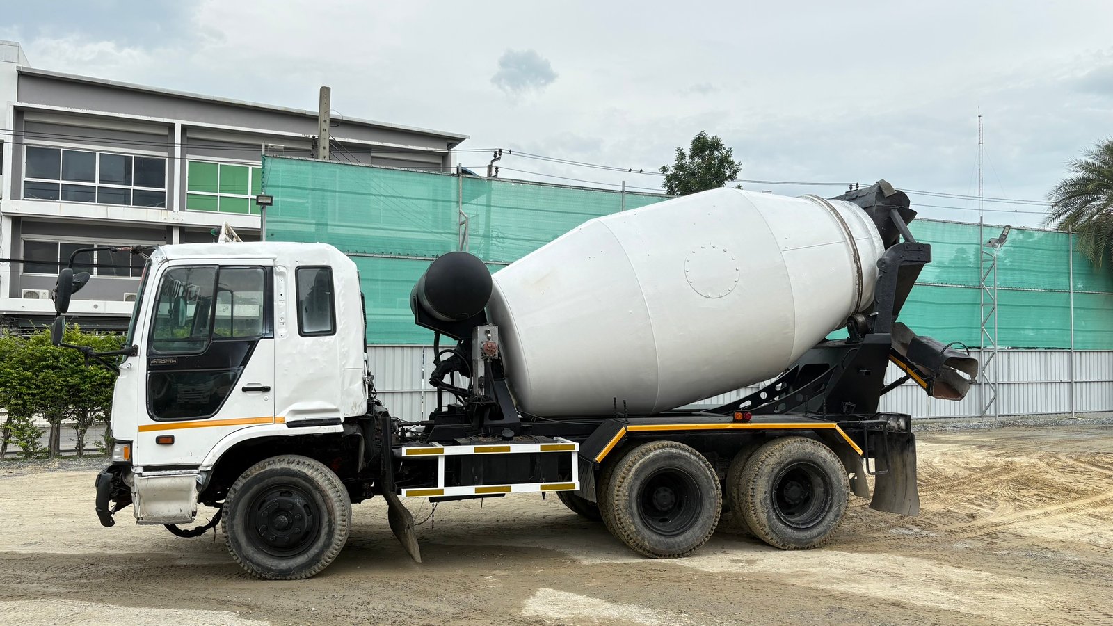 🎈 Hino profia เครื่อง k13 210 แรงม้า โม่ 7 คิว 6 เกียร์ธรรมดา 🎈 Hino profia เครื่อง k13 210 แรงม้า โม่ 7 คิว 6 เกียร์ธรรมดา