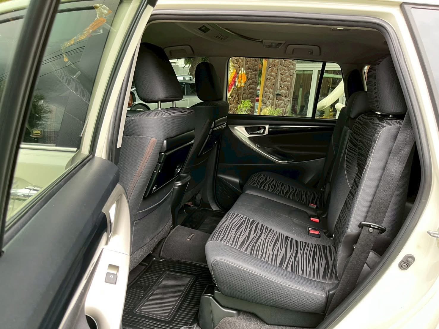 TOYOTA INNOVA CRYSTA 2.8 AT ปี 2021 TOYOTA INNOVA CRYSTA 2.8 AT ปี 2021