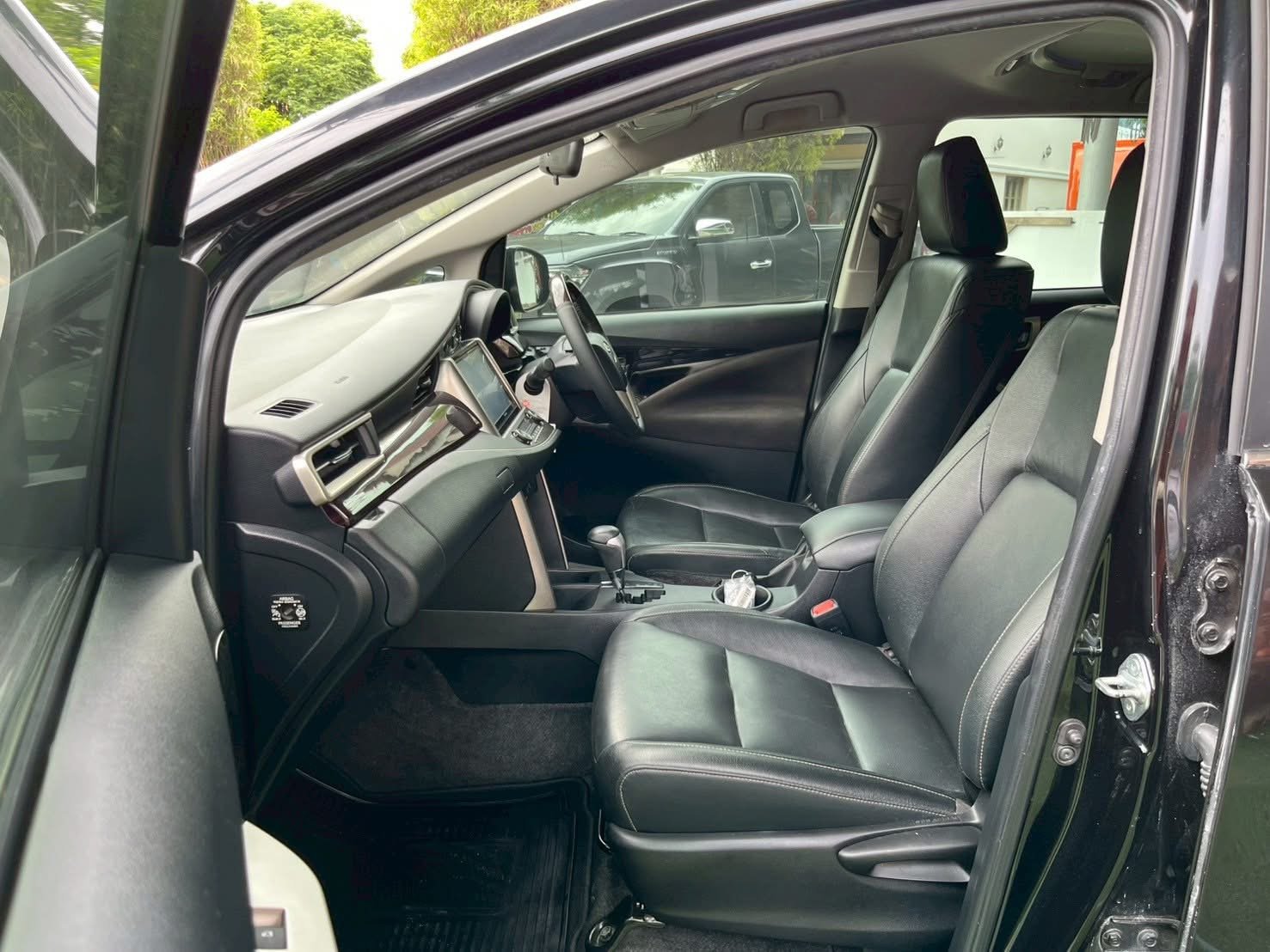 TOYOTA INNOVA CRYSTA 2.8 PREMIUM AUTO ปี 2019 รุ่น TOP TOYOTA INNOVA CRYSTA 2.8 PREMIUM AUTO ปี 2019 รุ่น TOP