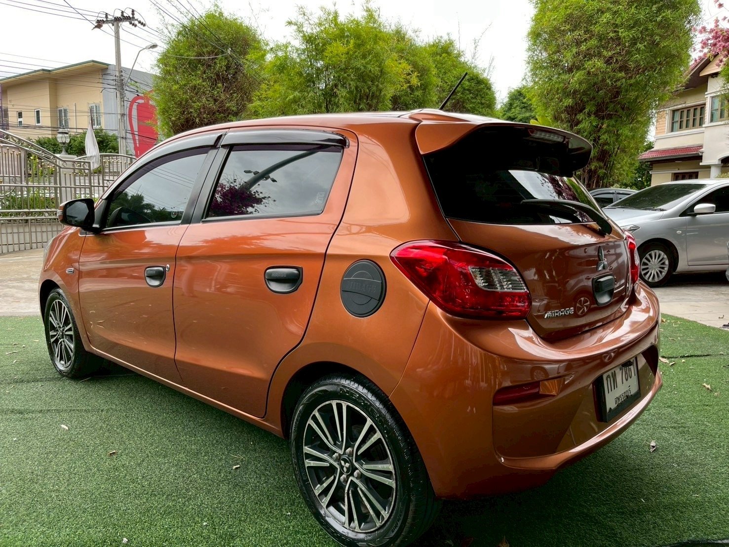 Mitsubishi Mirage 1.2 GLS ปี 2016 Mitsubishi Mirage 1.2 GLS ปี 2016