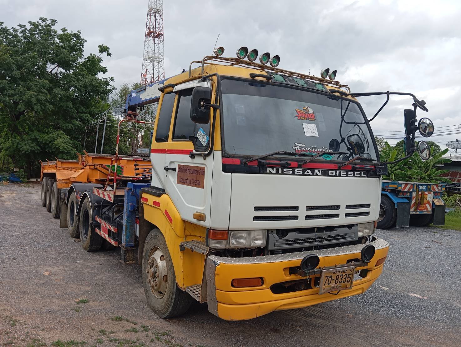 ชายรถหัวลาก NISSAN ติดเครน 5 ตัน เครื่องPF6-314แรงม้า ชายรถหัวลาก NISSAN ติดเครน 5 ตัน เครื่องPF6-314แรงม้า