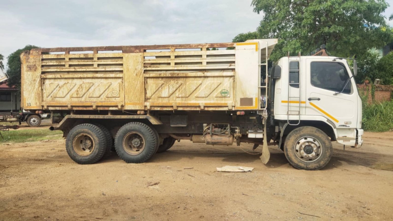 ขาย 10 ล้อ พร้อมลูกพ่วง มิซูบิชิ Fuso 240 3 เพลา ขาย 10 ล้อ พร้อมลูกพ่วง มิซูบิชิ Fuso 240 3 เพลา