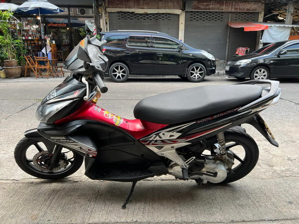ขาย Honda Airblade ตัวท็อป ล้อแม็ก คอมบายเบรค สวยหรู เครื่องเยี่ยม ราคา 14000 บาท