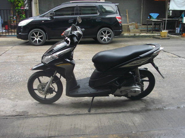 ขาย Honda Click 110i หัวฉีด ล้อแม็ก สวยเข้ม เครื่องดี ราคา 15000 บาท