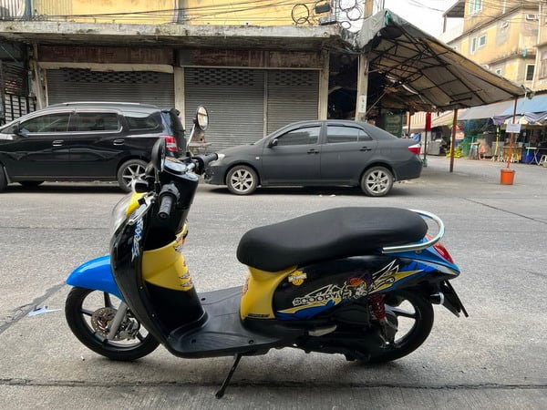 ขาย Honda Scoopy i หัวฉีด ล้อแม็ก สวยเท่ห์ เครื่องเยี่ยม ราคา 18500 บาท