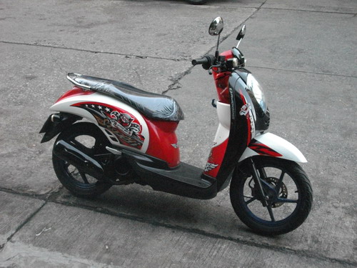 ขาย Scoopy i หัวฉีด สวยเท่ห์ เครื่องดีเยี่ยม ได้ไปไม่ต้องทำอะไรเลยใช้ยาวๆ ราคา 17500 บาท