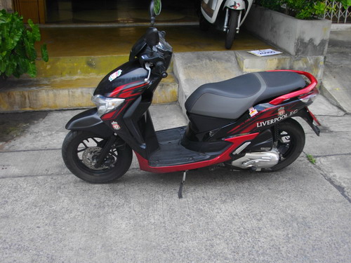 ขาย Honda Moove ตัวท๊อป ไมล์3000กิโล ลาย Limited Liverpool FC เครื่องเยี่ยม 25500 บาท ขาย Honda Moove ตัวท๊อป ไมล์3000กิโล ลาย Limited Liverpool FC เครื่องเยี่ยม 25500 บาท