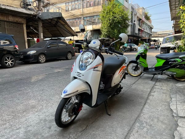 ขาย Honda Scoopy i หัวฉีด สวยเด่น เครื่องดีเยี่ยม ราคา 17000 บาท ขาย Honda Scoopy i หัวฉีด สวยเด่น เครื่องดีเยี่ยม ราคา 17000 บาท