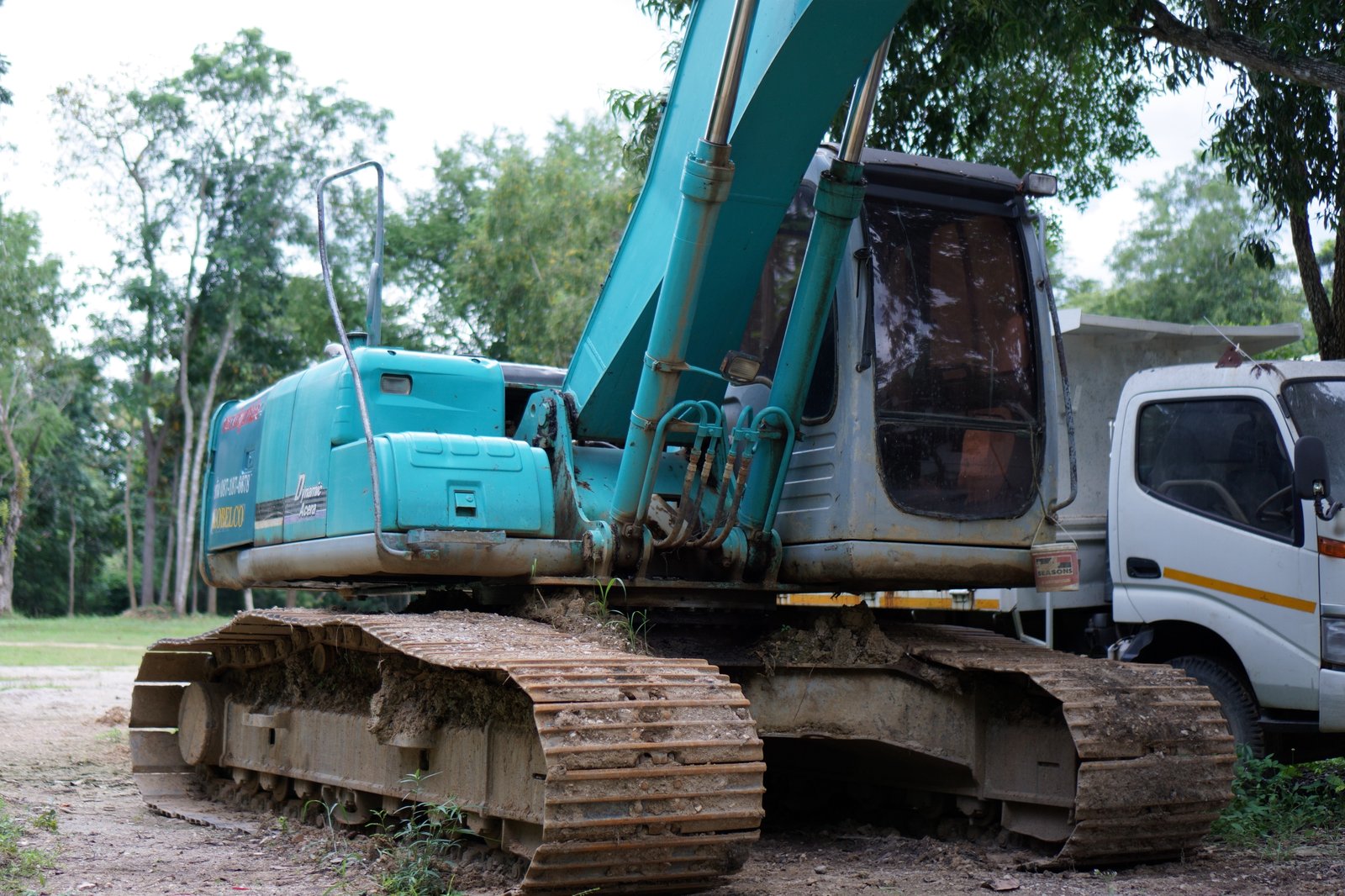 ประกาศขายรถ Kobelco sk200-6 มือสอง สภาพดี ประกาศขายรถ Kobelco sk200-6 มือสอง สภาพดี