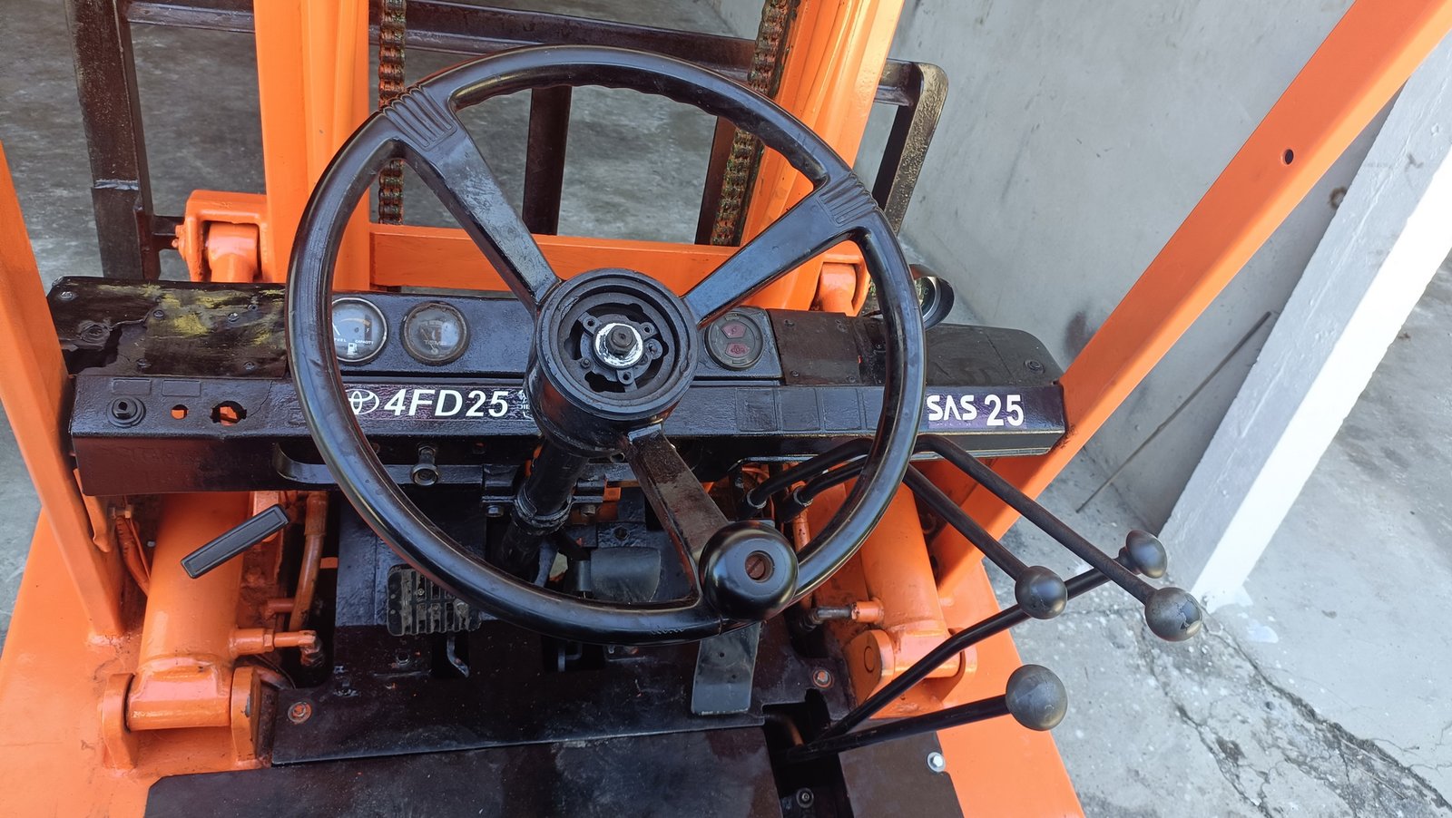 ขาย รถโฟล์คลิฟท์ Forklift TOYOTA 4FD25
พิกัดยก 2.5 ตัน สูง 3 เมตร เครื่องยนต์ดีเซล ขาย รถโฟล์คลิฟท์ Forklift TOYOTA 4FD25
พิกัดยก 2.5 ตัน สูง 3 เมตร เครื่องยนต์ดีเซล