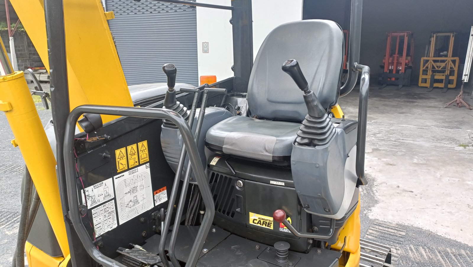 รถขุด รถแบคโฮ Komatsu PC30UU-5 รถขนาด 3 ตัน
คอนโทรลสั้น ปั๊มนิ้ว บูมสไลด์ ชั่งโมงงาน 6,xxx ช.ม. รถขุด รถแบคโฮ Komatsu PC30UU-5 รถขนาด 3 ตัน
คอนโทรลสั้น ปั๊มนิ้ว บูมสไลด์ ชั่งโมงงาน 6,xxx ช.ม.