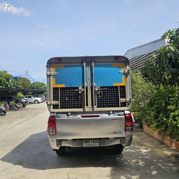 Toyota Revo 2.8 มีตู้ เสริมแหนบแล้วพร้อมใช้งาน