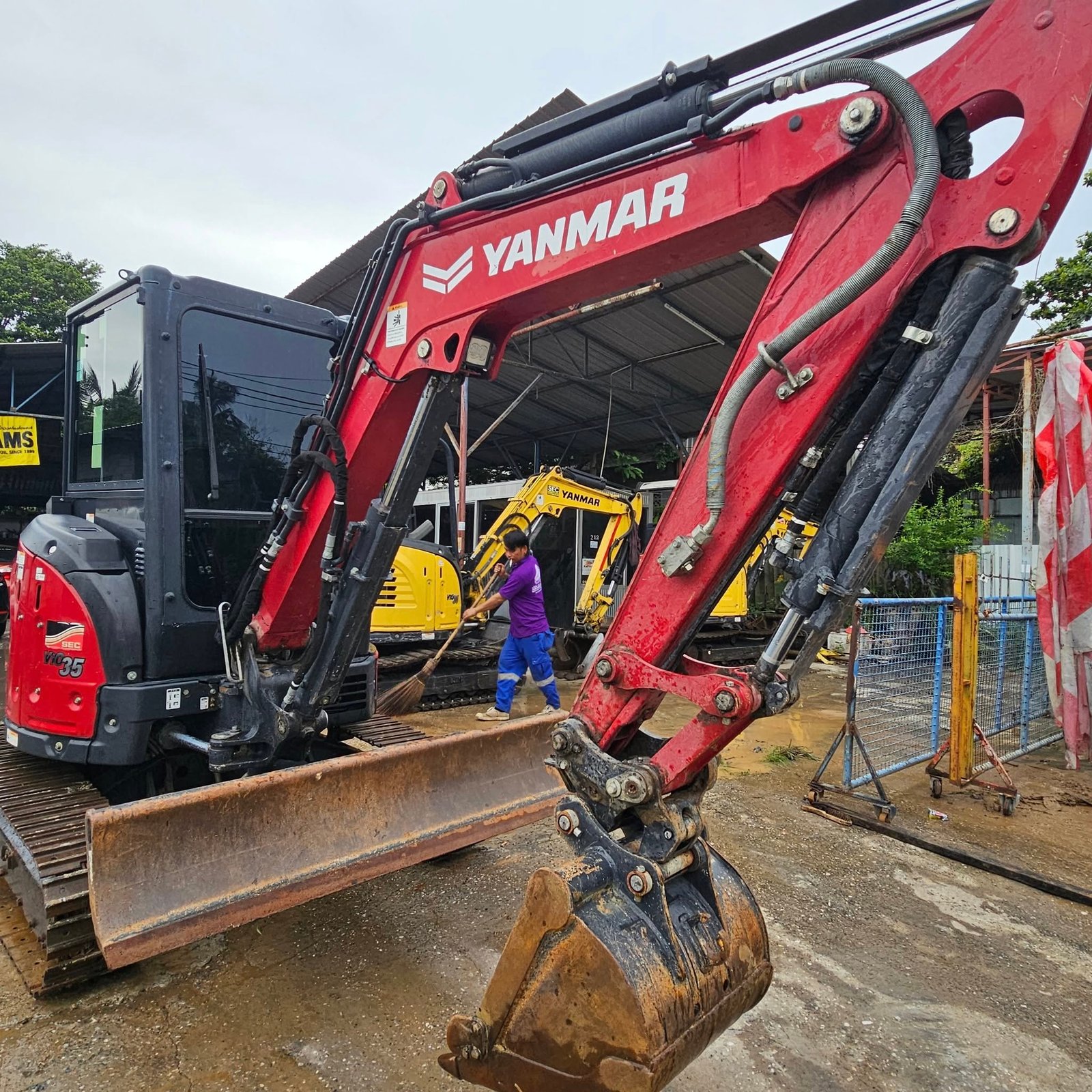 ขาย‼️YANMAR VIO35-6B MT ปีจด 2022 ชั่วโมงการทำงาน 1,338 ชั่วโมง
สีแดง ดำ  รถศูนย์ไทย  เซอร์วิสของเหลวเต็มระบบ พร้อมใช้งานครับ
ทะเบียน กรุงเทพมหานคร
