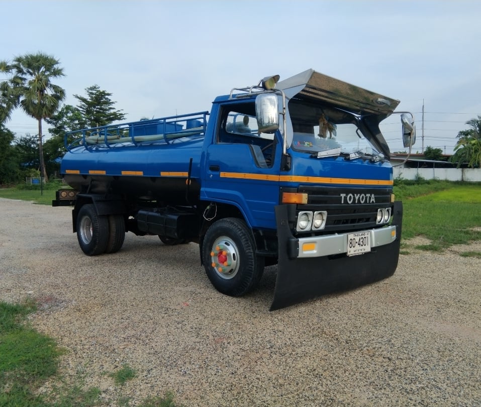 ขายรถ6ล้อดูด สิ่งปฏิกูล TOYOTA 115แรงม้า