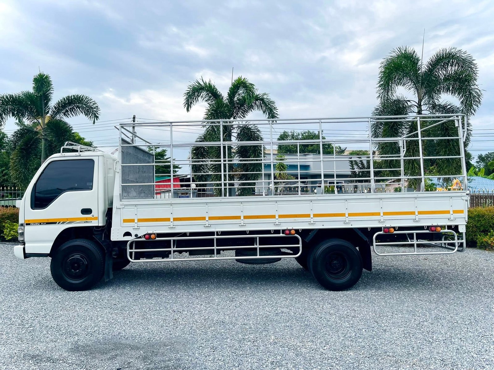 6 ล้อตาเพชร ISUZU NQR 150 แรงเทอร์โบ ปี 2548 #QW