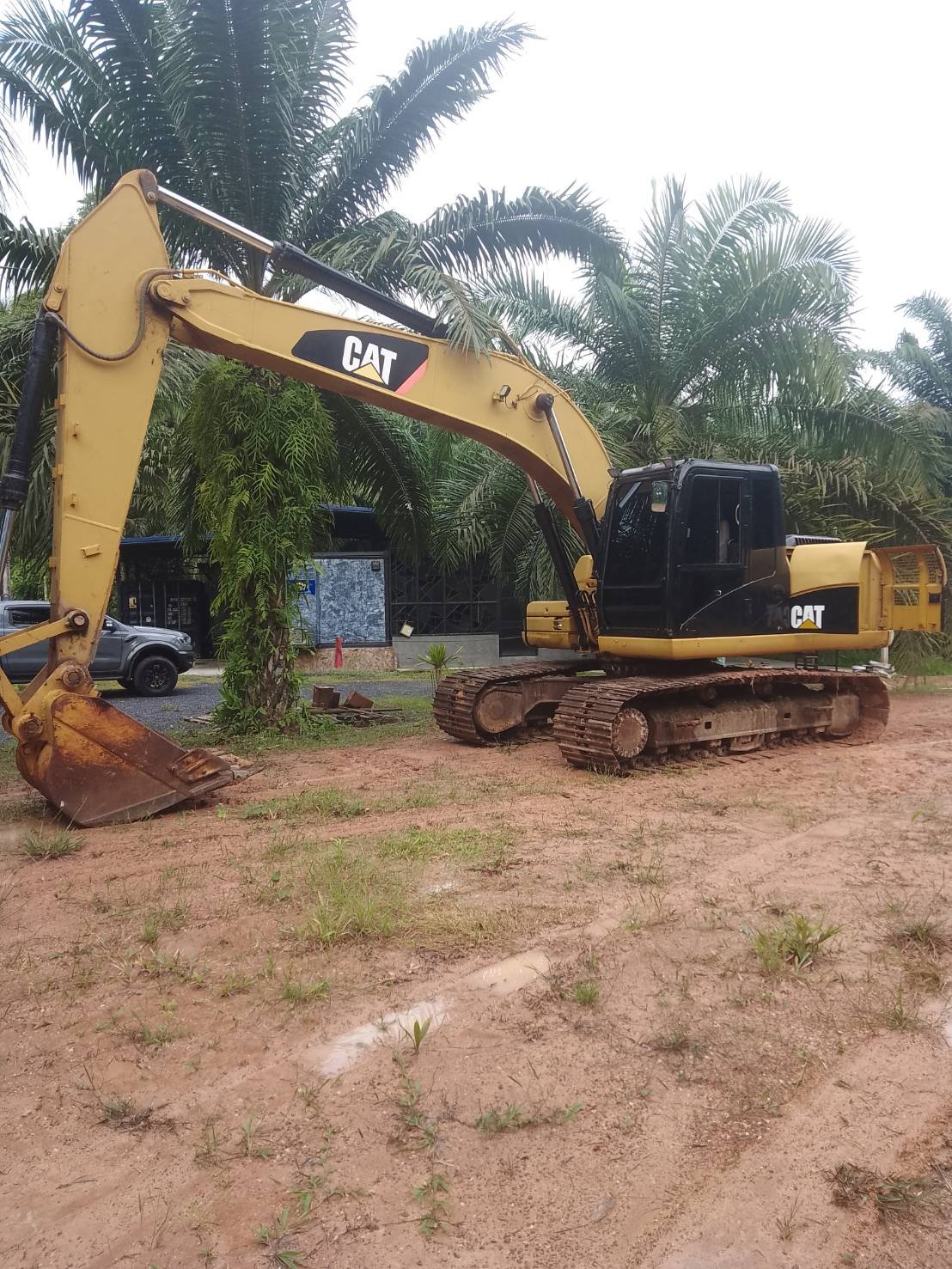 ขายรถแบคโฮ CAT 320 D2 JAPAN