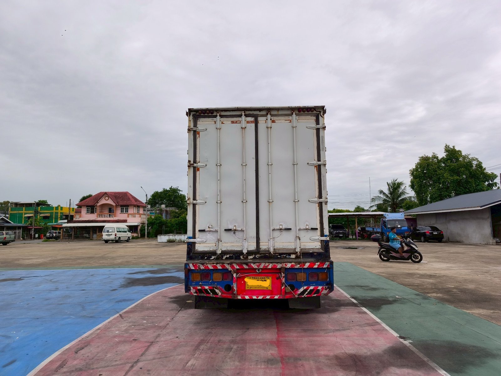 ขายตามสภาพ 2012 Isuzu ftr 240 แปลง 6 ล้อเป็น 10ล้อ