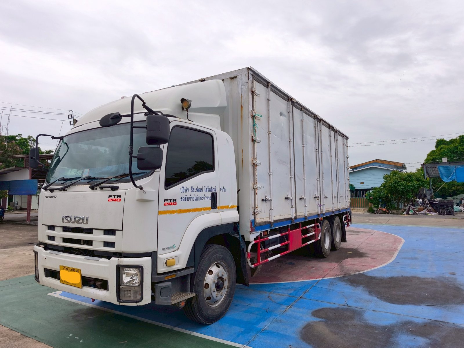 ขายตามสภาพ 2012 Isuzu ftr 240 แปลง 6 ล้อเป็น 10ล้อ