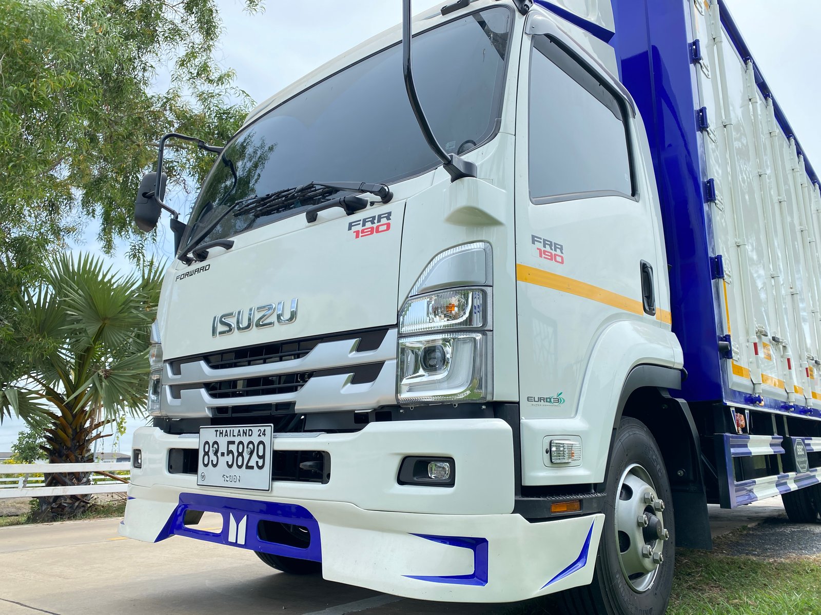 6 ล้อ ตู้อลูมิเนียม 10 บาน ISUZU FRR190 แรงม้า ปี2567 ความยาว 6.599 เมตร