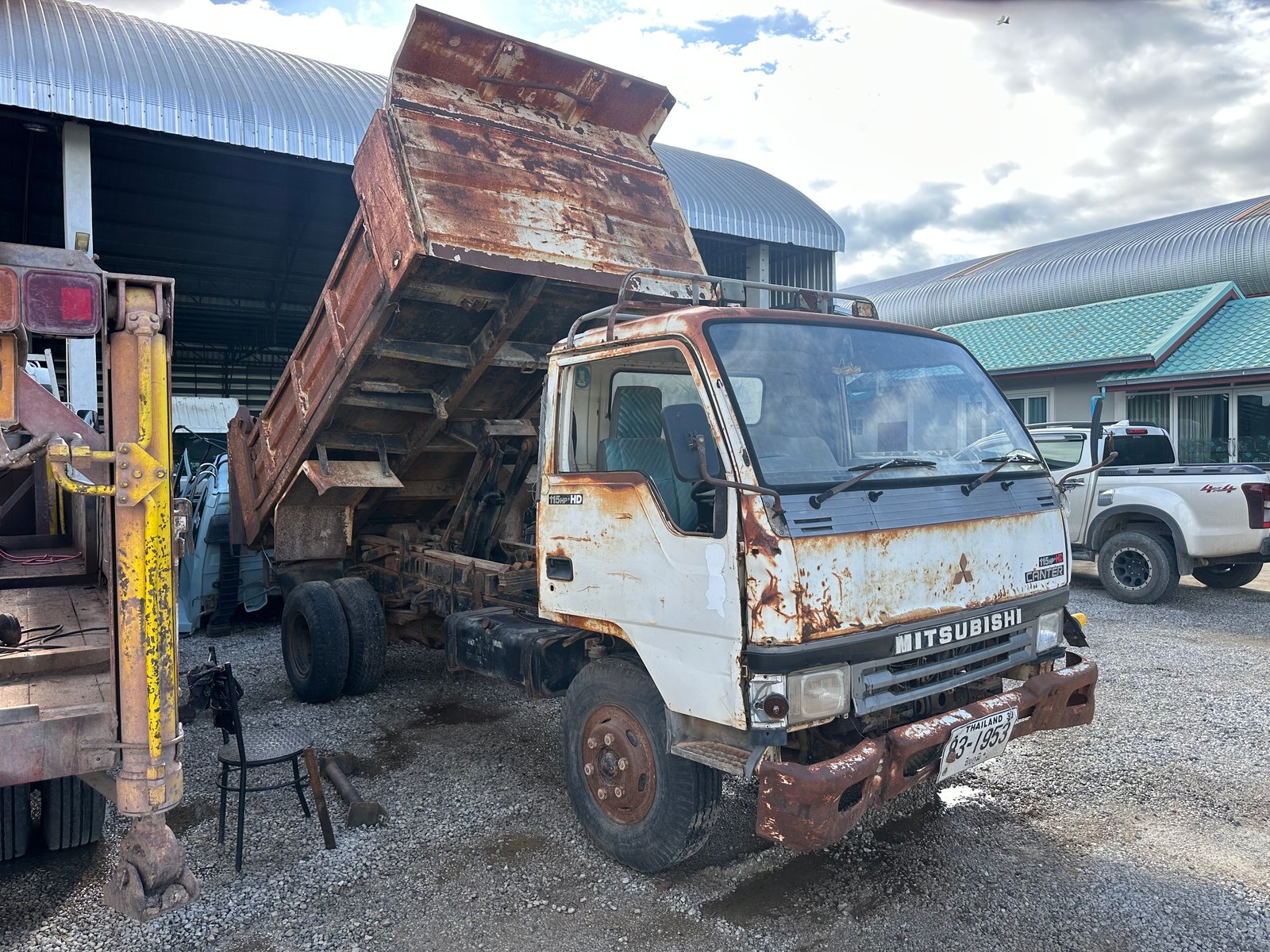 6ล้อดั้ม MITSUBISHI canter