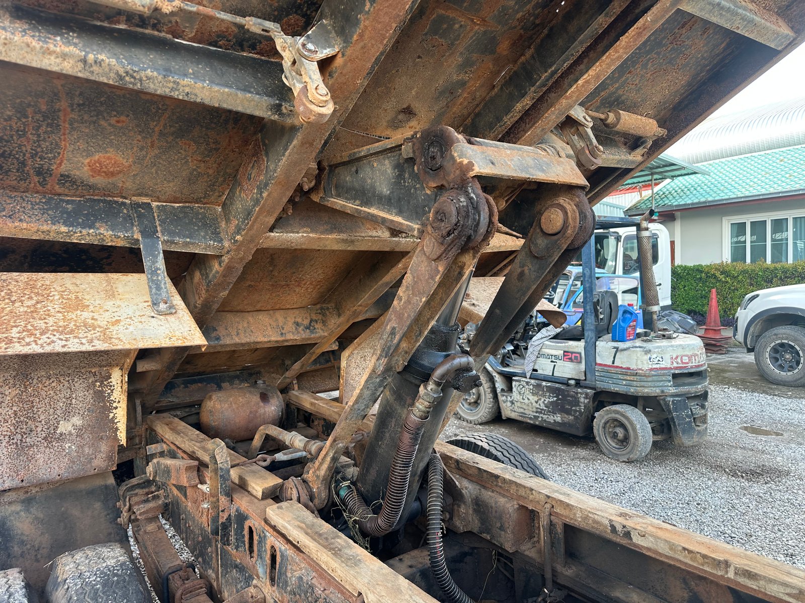 6ล้อดั้ม MITSUBISHI canter