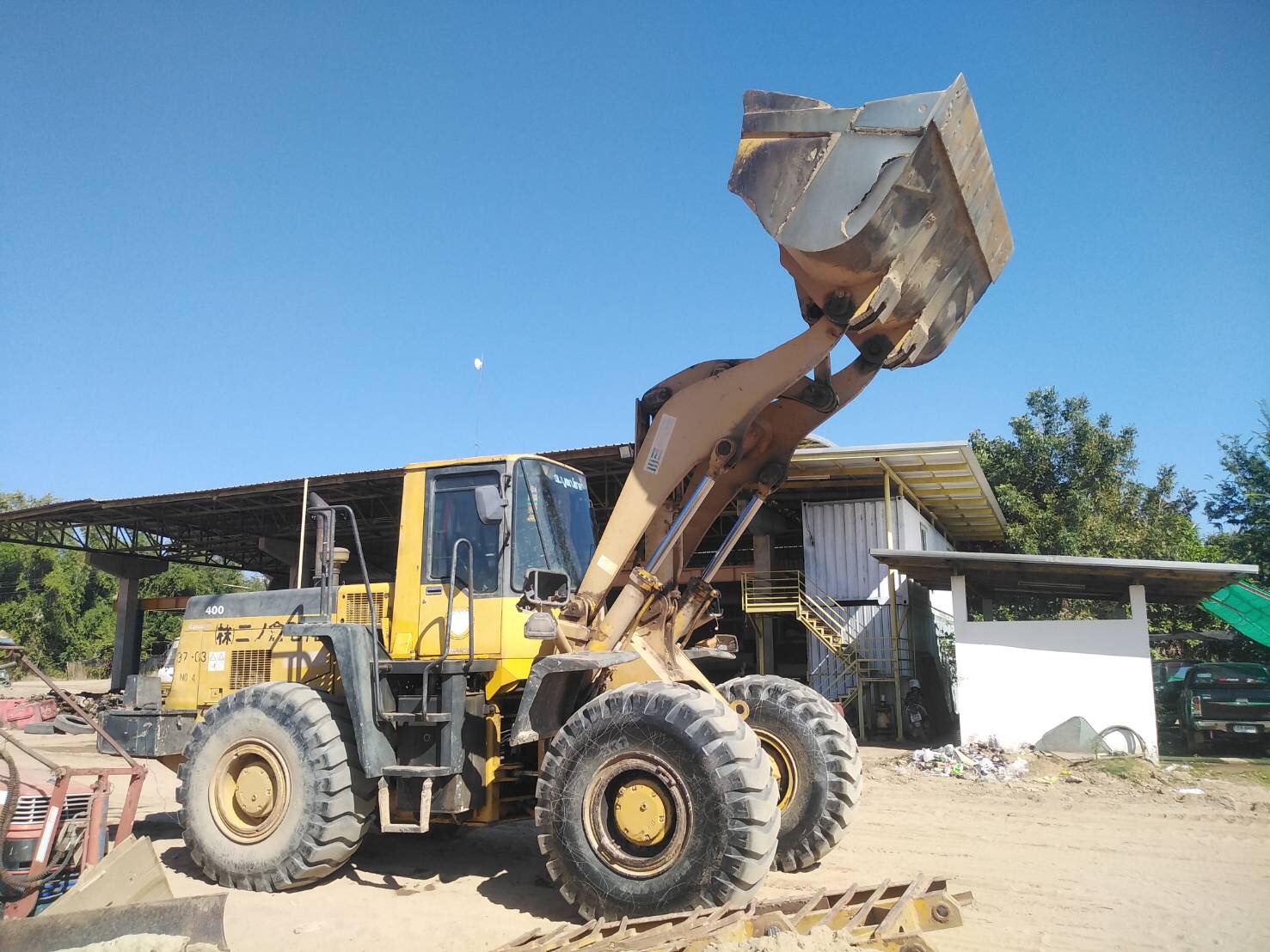 ขายด่วน รถตักล้อยาง KOMATSU WA400-3 สภาพดีมาก เอกสารพร้อม ติดต่อด่วน 0910617179