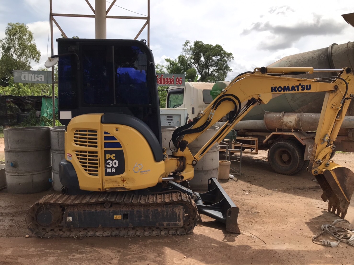 ขายด่วน รถแบคโฮเล็ก KOMATSU PC30 770 ชั่วโมง สภาพดีมาก ติดต่อ ด่วน 0910617179